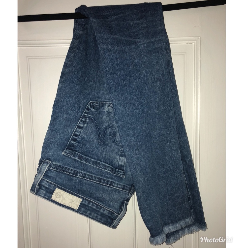 Ag-Ed Denim. Skinny jeans. Frayed bottom